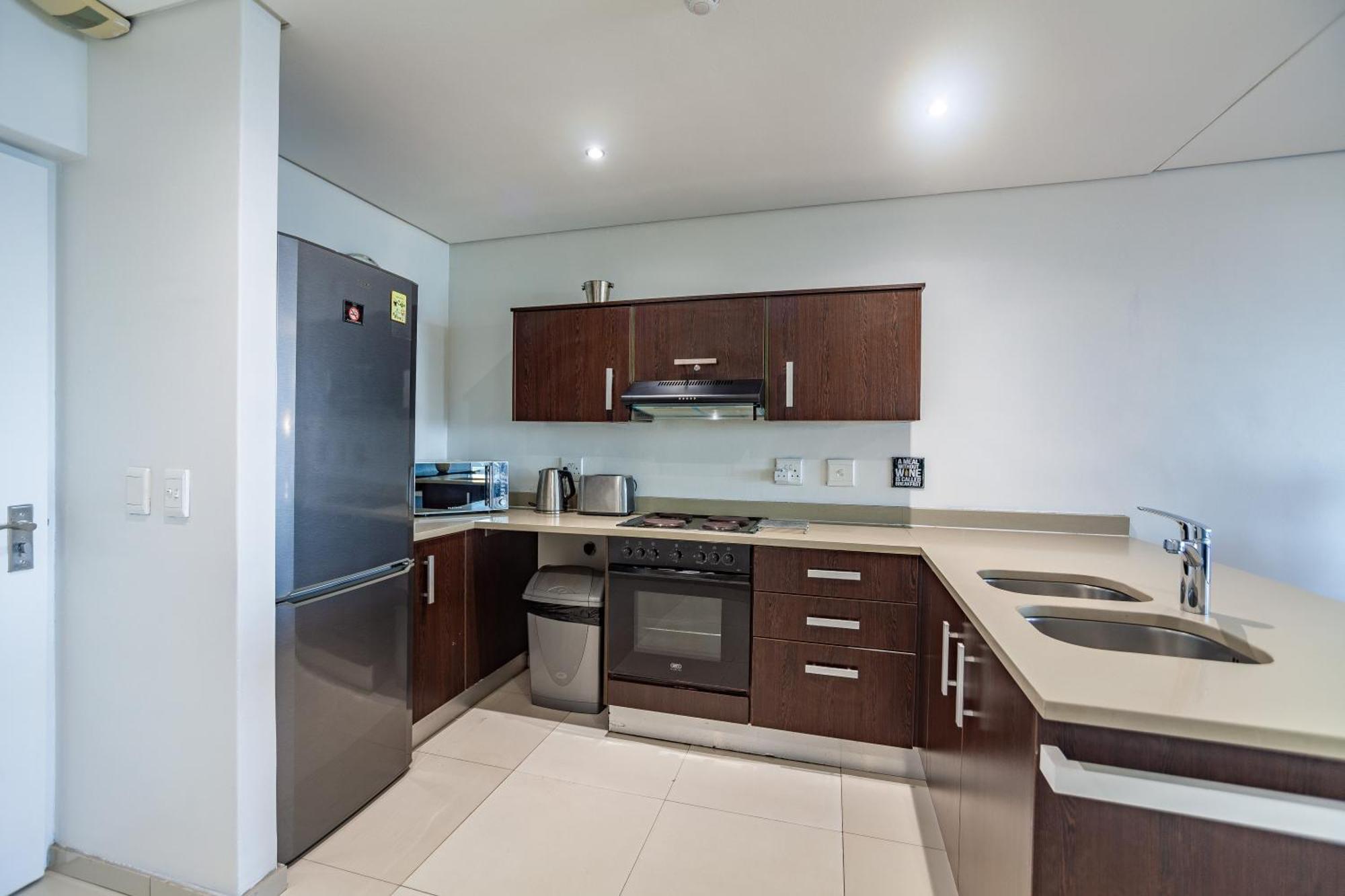 Modern Beachfront With Ocean Views - Infinity G9, Blouberg, Cape Town โบลแบร์กสตรานด์ ภายนอก รูปภาพ