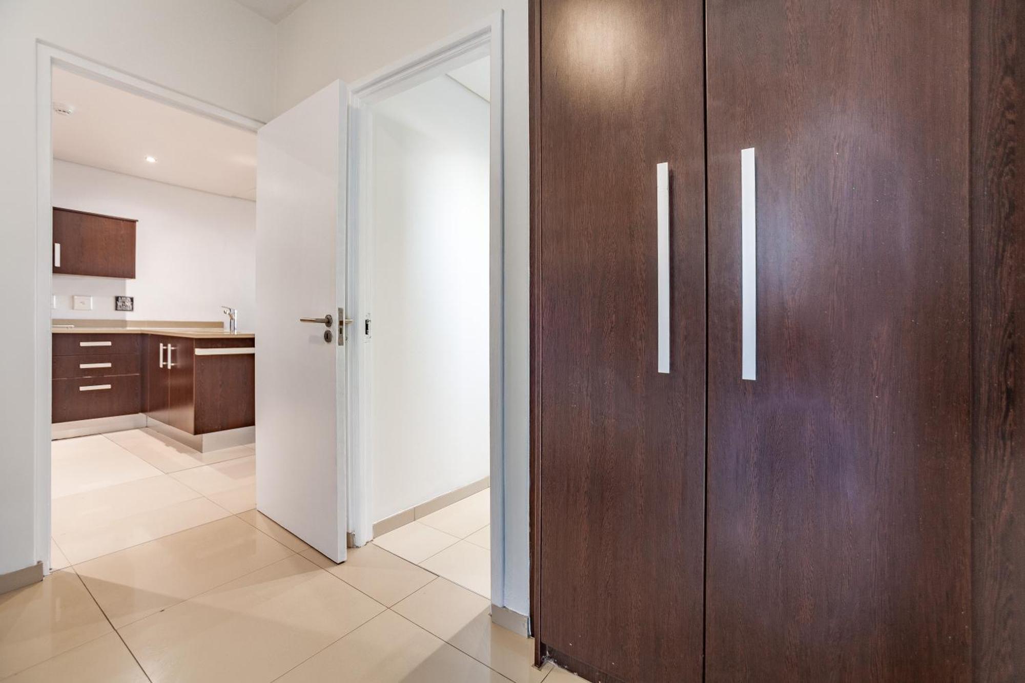 Modern Beachfront With Ocean Views - Infinity G9, Blouberg, Cape Town โบลแบร์กสตรานด์ ภายนอก รูปภาพ