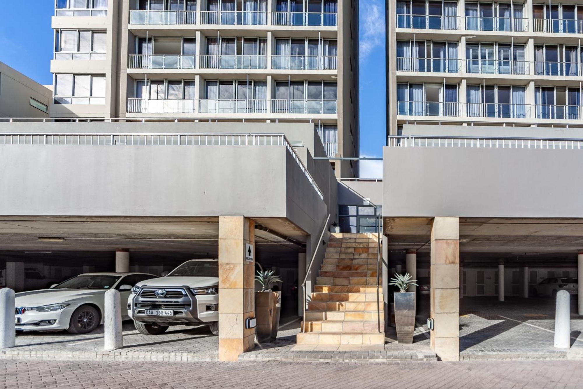Modern Beachfront With Ocean Views - Infinity G9, Blouberg, Cape Town โบลแบร์กสตรานด์ ภายนอก รูปภาพ