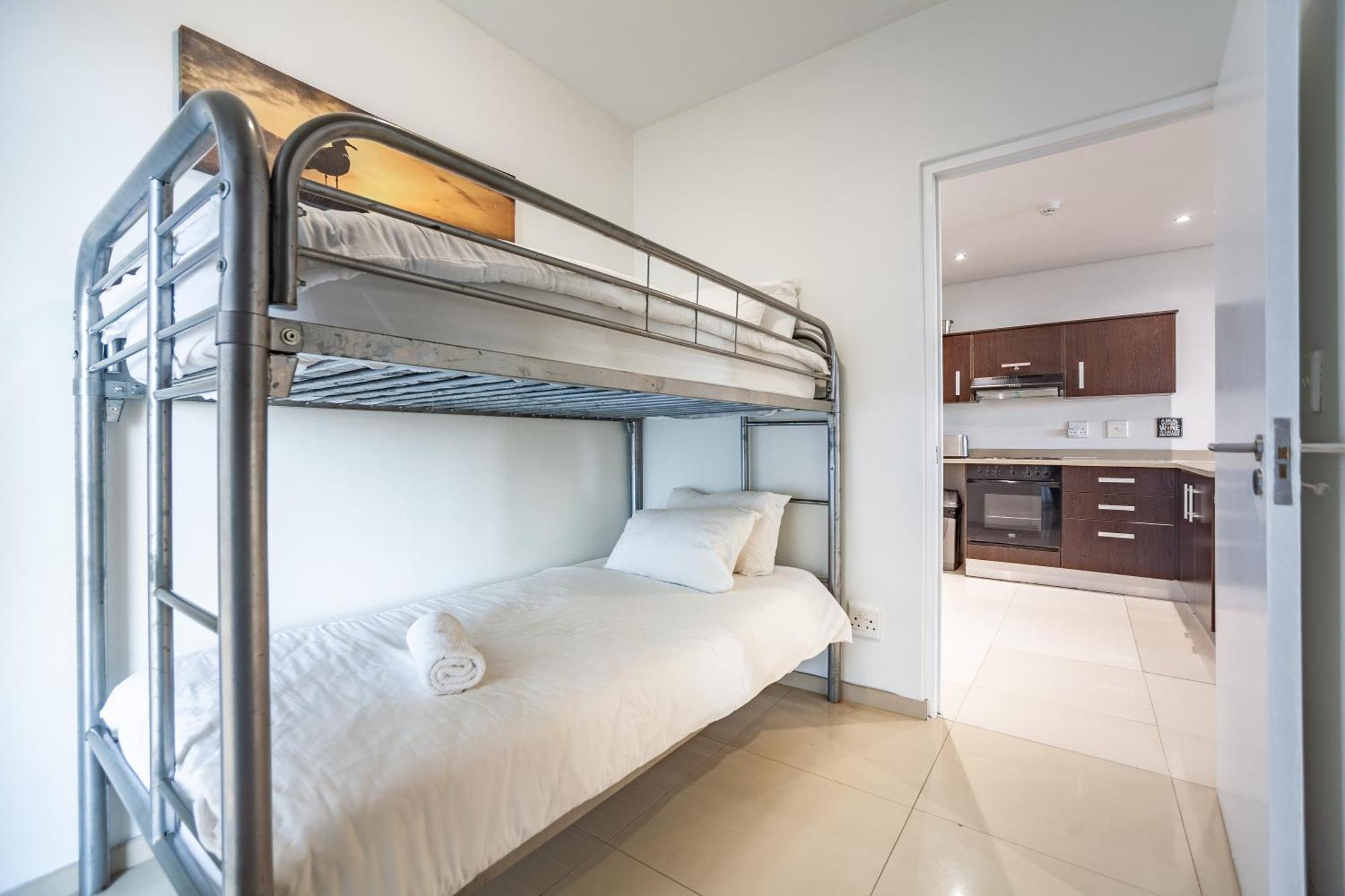 Modern Beachfront With Ocean Views - Infinity G9, Blouberg, Cape Town โบลแบร์กสตรานด์ ภายนอก รูปภาพ